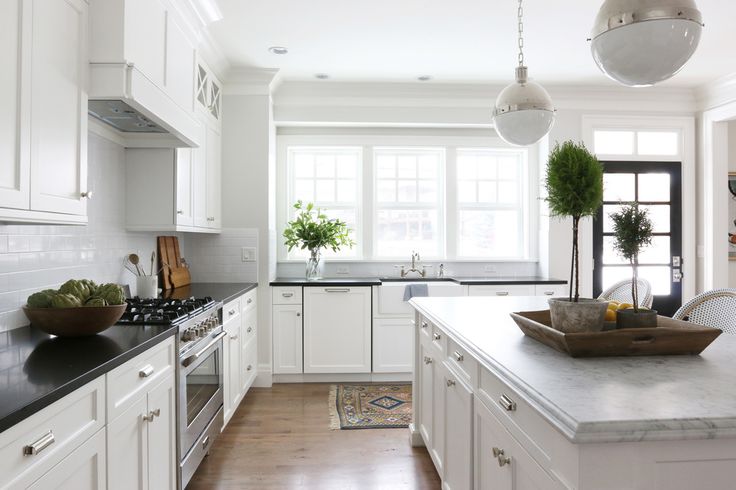 white kitchen breadboard