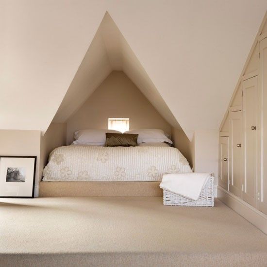 attic queen bed